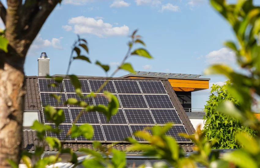 sistemas solares híbridos: fotovoltaicos y térmicos juntos